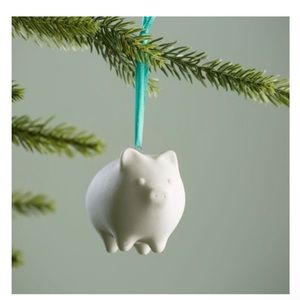 NWT Jonathan Adler Neiman Marcus White Porcelain Piggy Christmas Ornament w Box